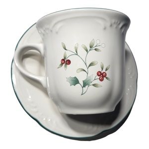 Set of 2 Pfaltzgraff Winterberry Cup and Saucer